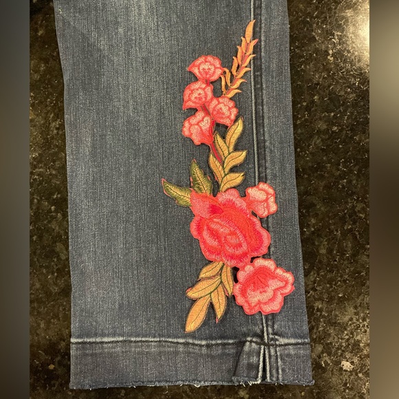 Floral heat set Appliqué PINK ROSES flowers vine rose EMBROIDERED Pair Set of 2 - Picture 2 of 5